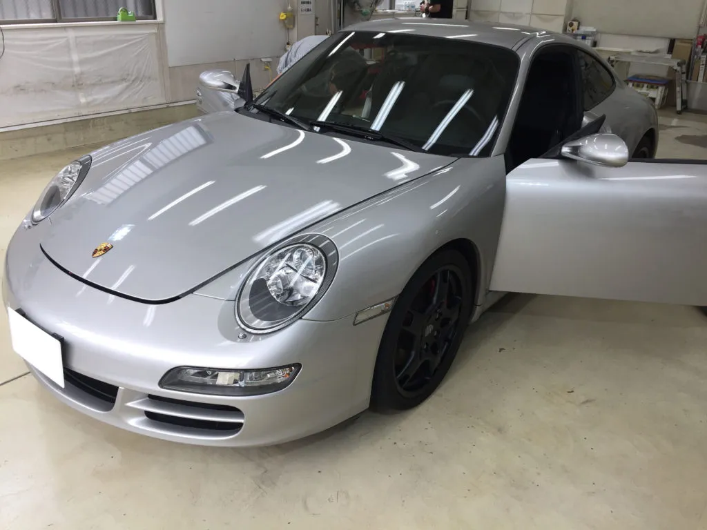 エアコン消臭とルームクリーニングを施工したPORSCHE 911 Carrera S